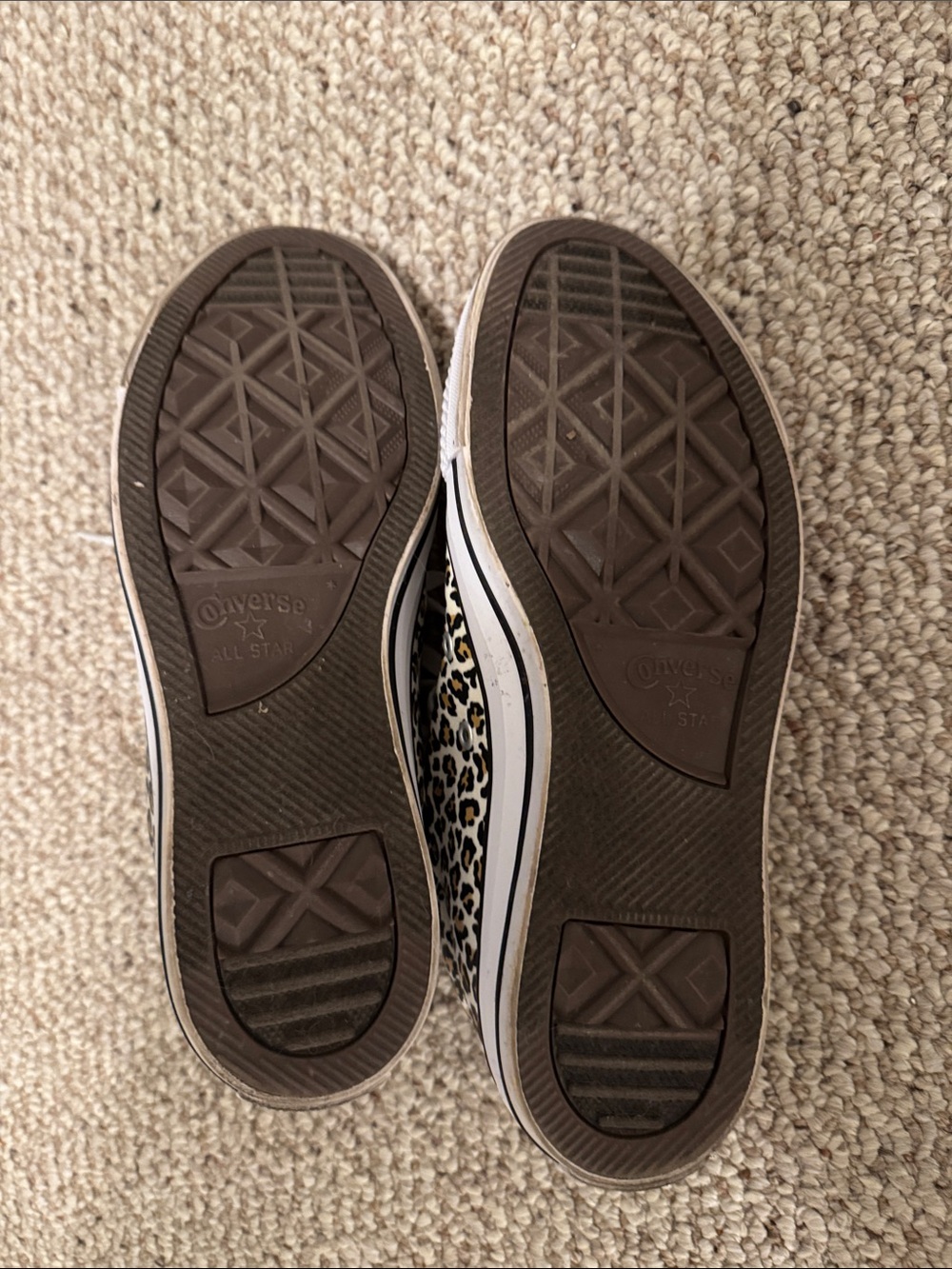 Converse Chuck Taylor All Star Low Top Leopard Sneakers - White/Tan W9 - Picture 3 of 4